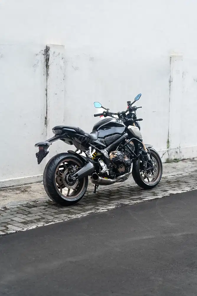Best Deal : Moge Honda CB650r Neo Sport Cafe Black NIK. 2020