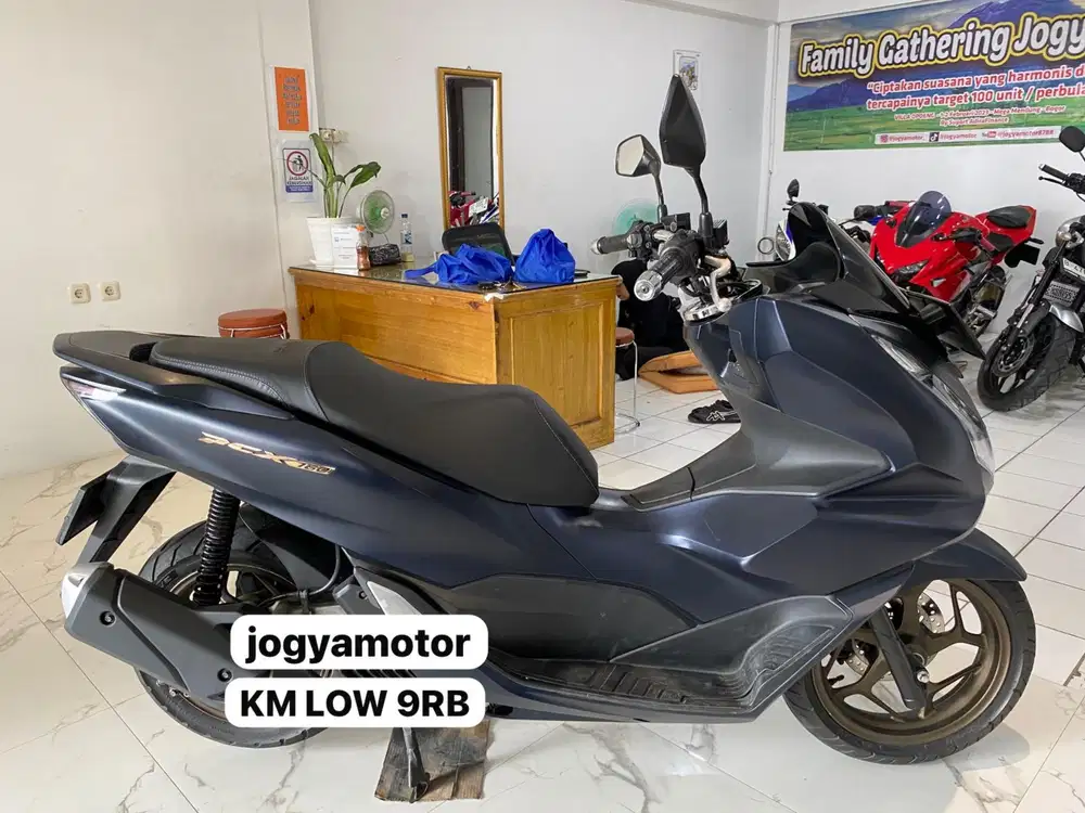 (B) honda PCX 16 abs 2023