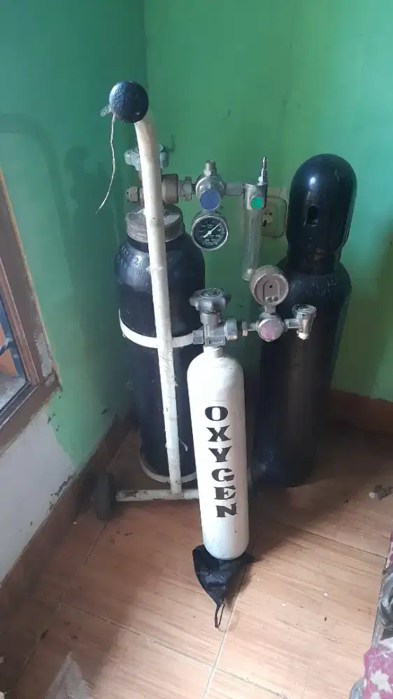 3 buah Tabung oxygen