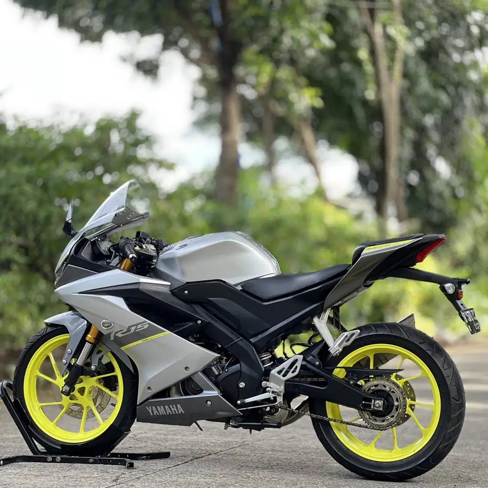 YAMAHA YZF R15 V3 2021 SILVER KM LOW PAJAK PANJANG SUPER GRESS