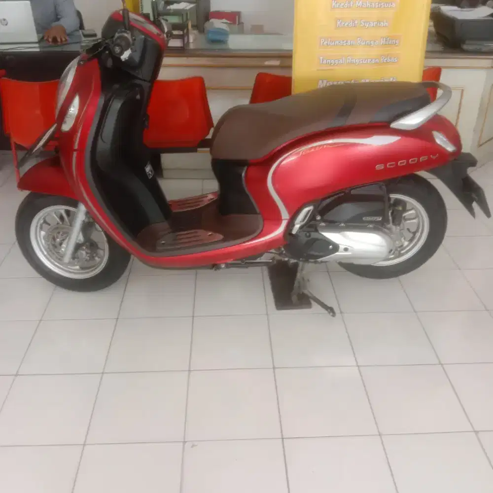 SCOOPY warna MERAH Doff   Tahun 2022