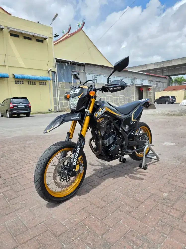 Kawasaki KLX 230 SE SM Hitam 2022