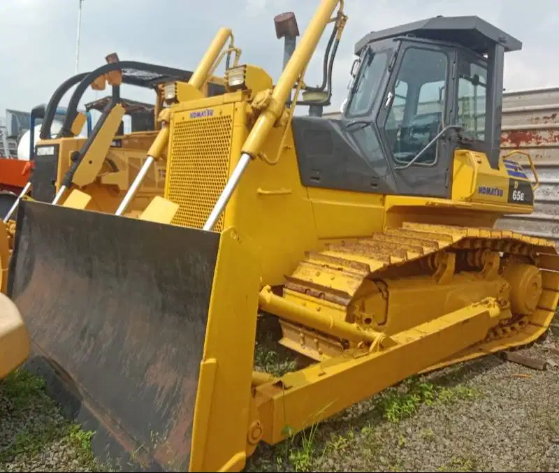 Dijual Bulldozer Komatsu D65E-12 ex Import 2016