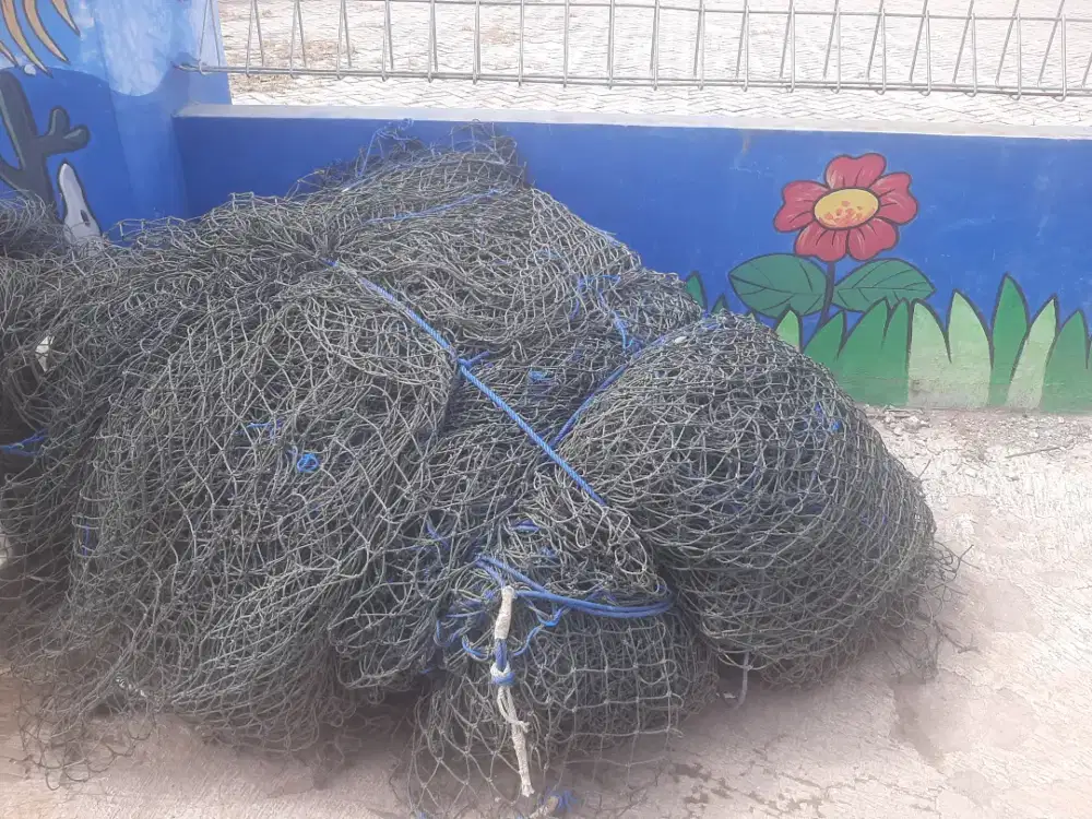 Jaring bekas lapangan futsal