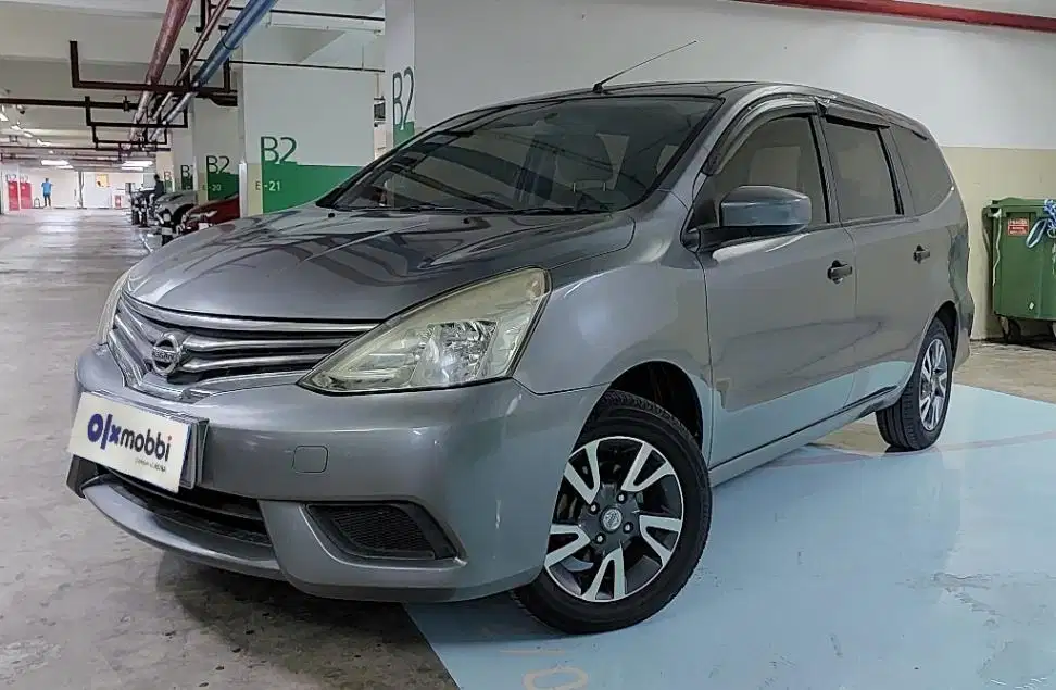 TDP 6,JT Nissan Grand livina 1.5 SV Facelift Bensin-AT Silver 2017