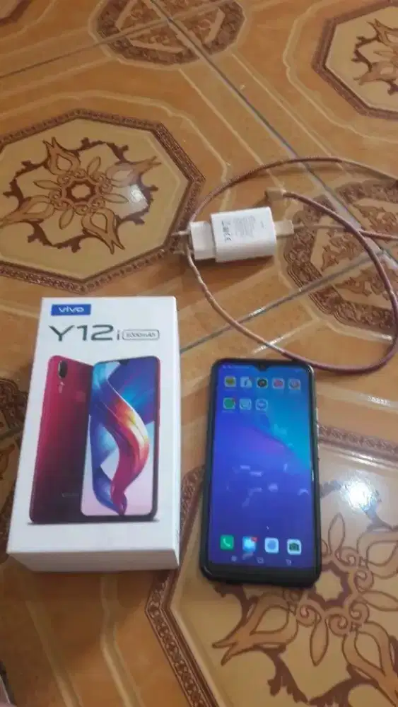 Jual aja hp Vivo y12i fullset Ampe nota.Pemakaian aja.