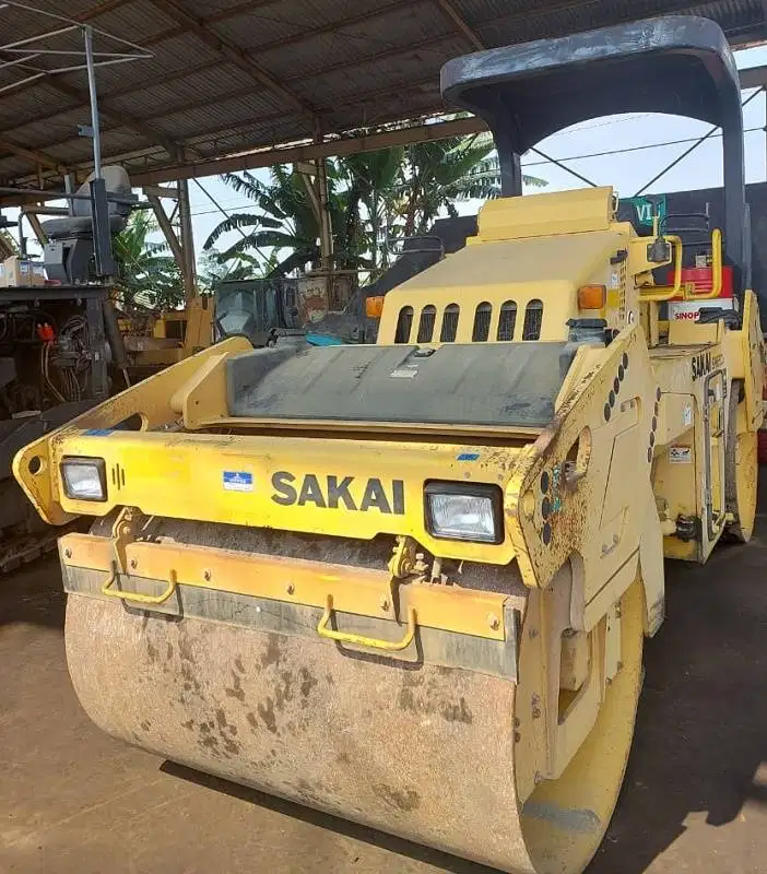 Dijual Tandem Roller Sakai model SW652