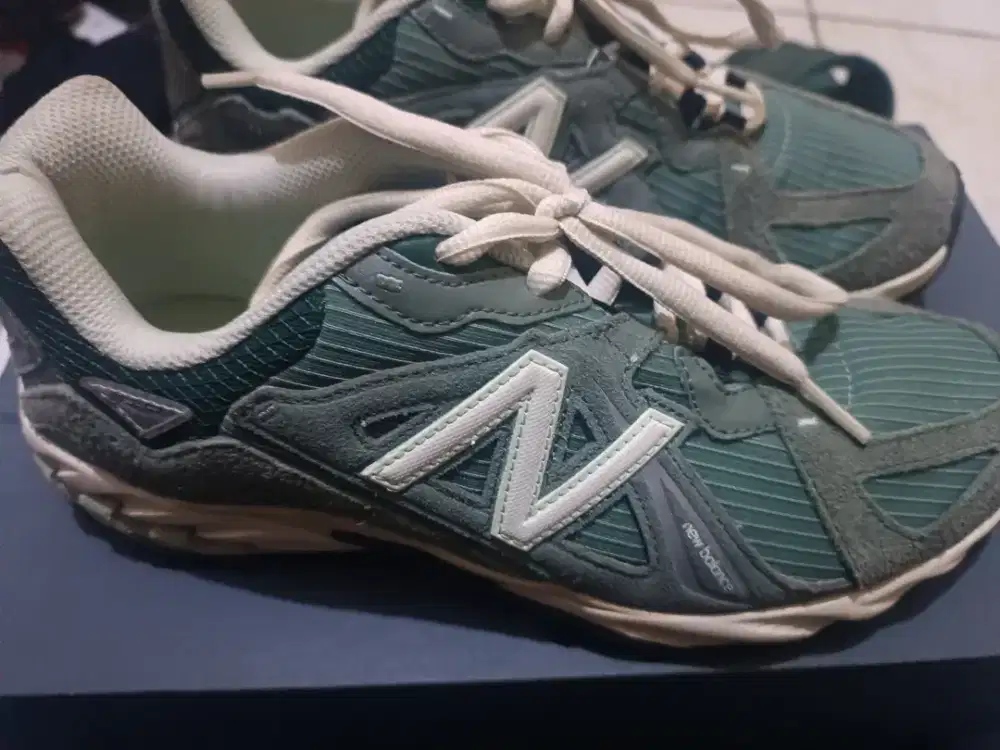 New Balance 610 Green