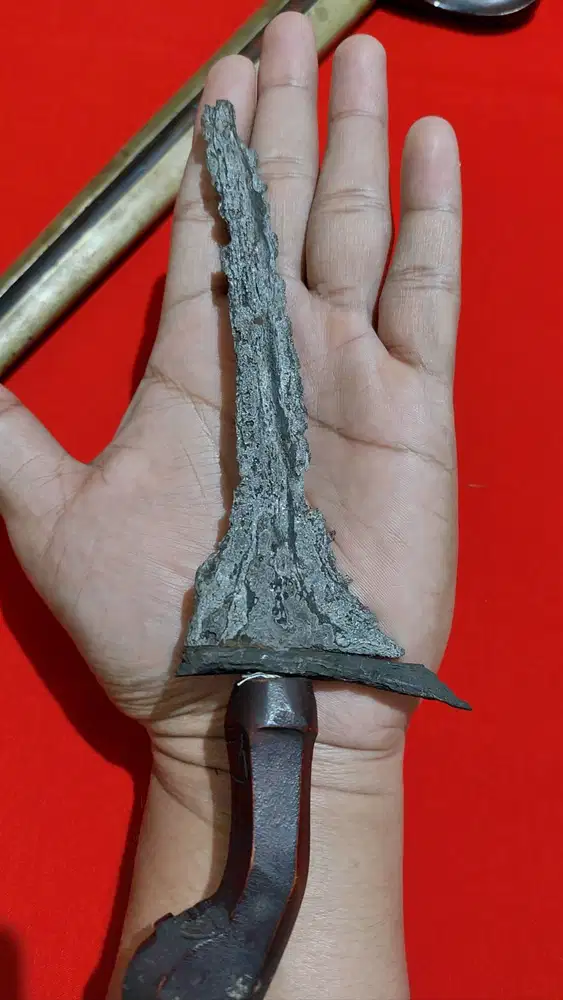 Keris Tilam Meteorit Temuan Sepuh