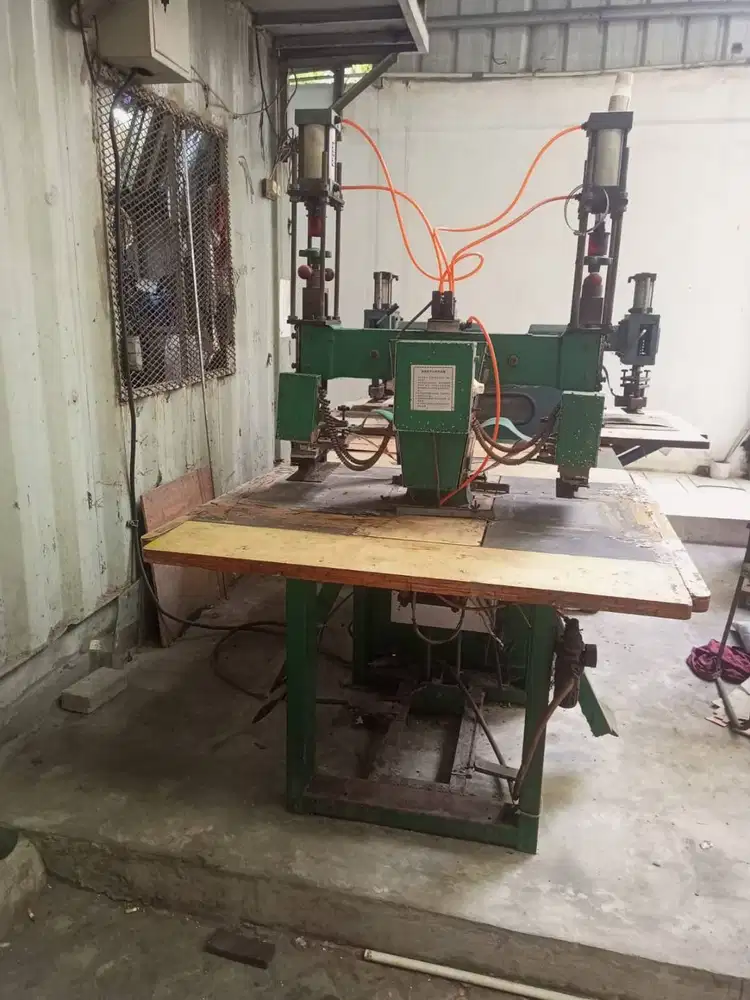 Dijual Mesin Press Emboss High Frequency (HF) untuk Sendal dan Sepatu