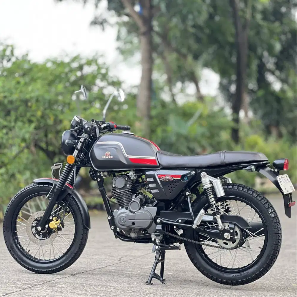 BENELLI MOTOBI 152 HITAM 2023 KM 1K PAJAK PANJANG TINGGAL GAS