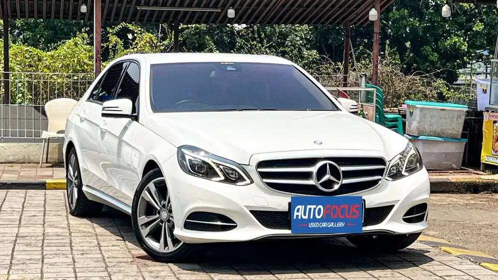 LOW MILES | Mercedes Benz Mercy E250 E 250 AT Facelift Putih nik 2014
