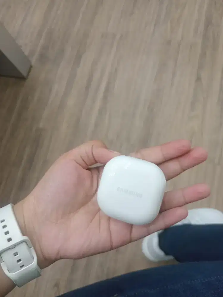 SAMSUNG BUDS FE HITAM