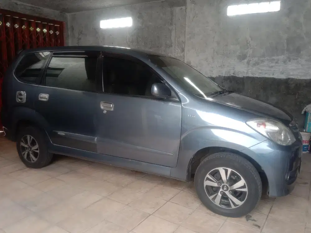 Daihatsu Xenia 2009 Bensin