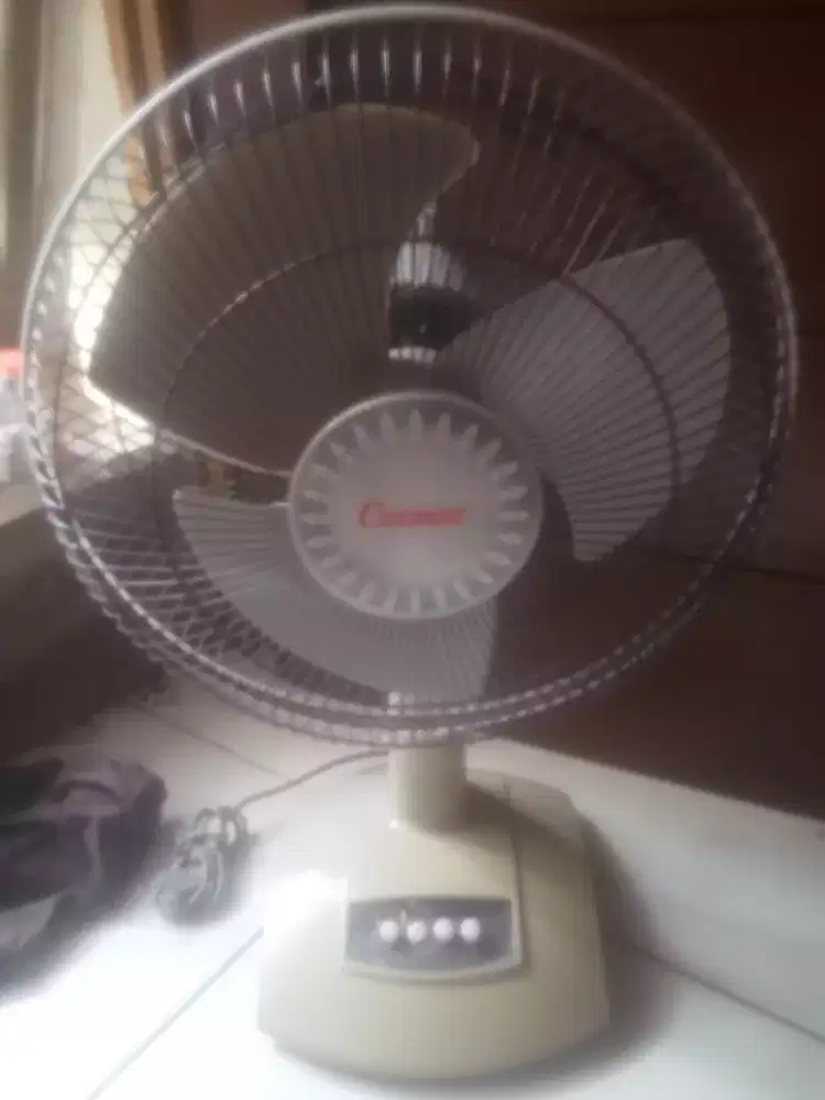 Kipas angin meja 12 inch cosmos normal nego tipis