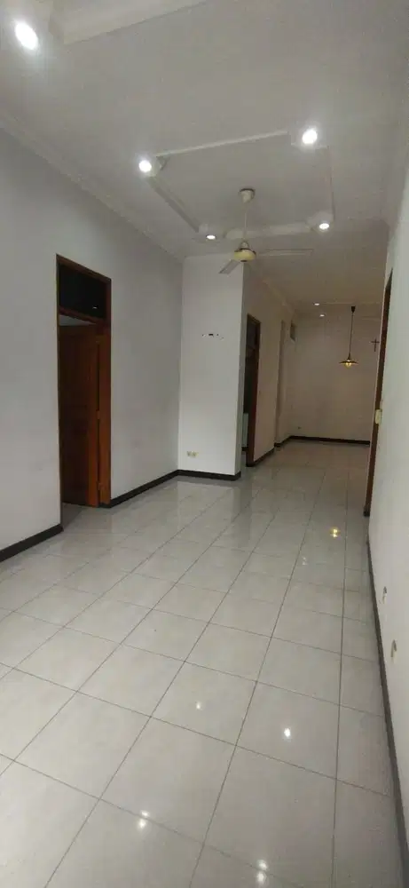 Taman Kopo Indah 3 Bandung Dijual Rumah Siap Huni Lingkungan Nyaman