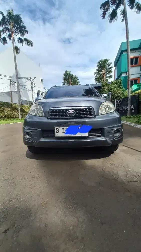 Toyota rush s trd 7 seat automatic 2015