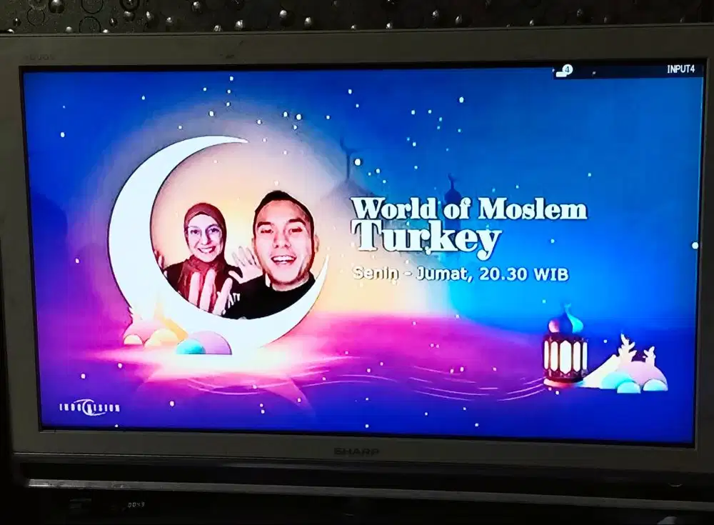 TV LED Sharp 42 inch, warna putih (free set box)