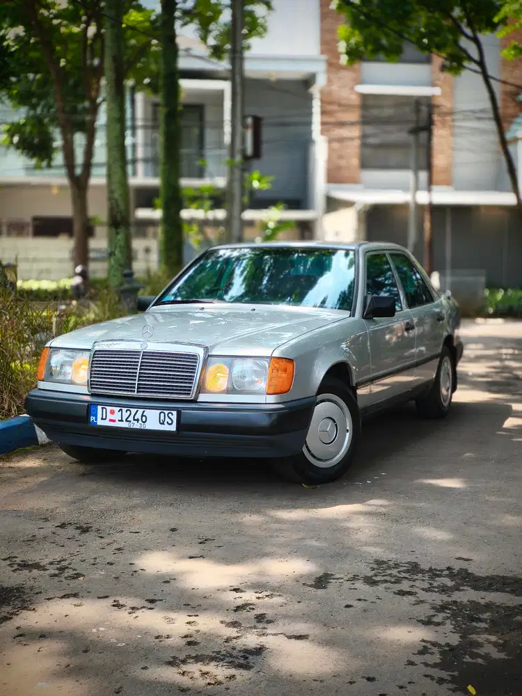 Mercedes-Benz w123 230e antik low km lis becak boxer m102 terawat 300e