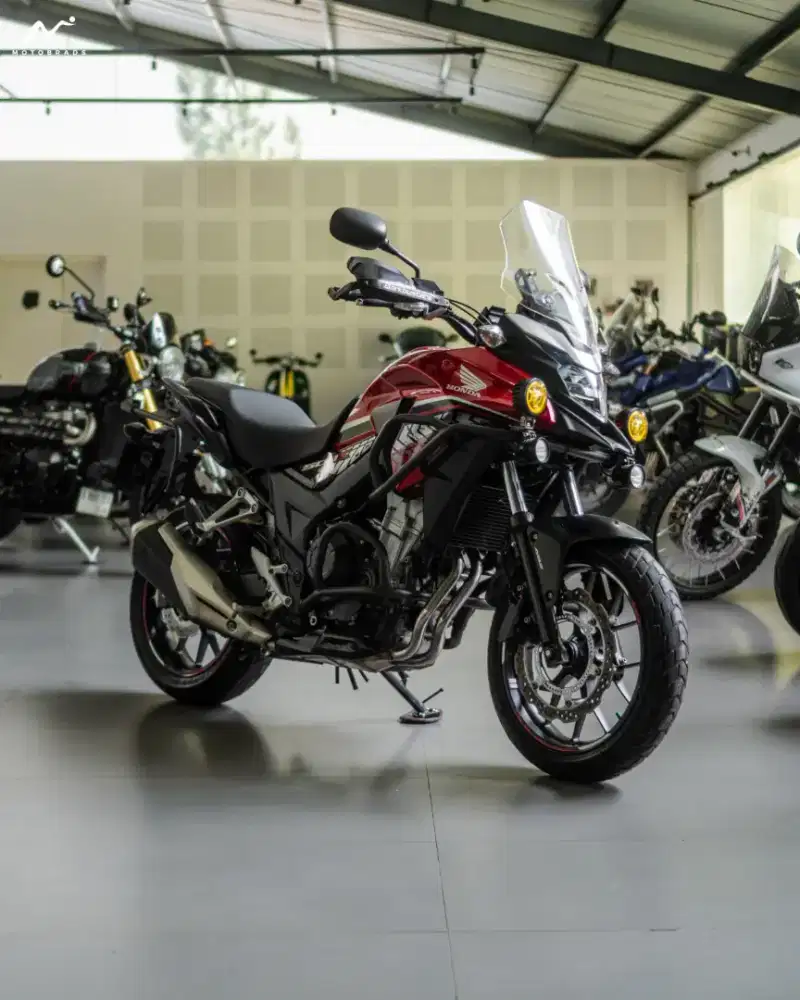 Honda CB500X Candy Rosy Red 2017