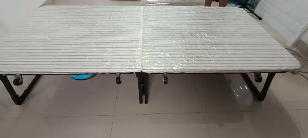 Tempat tidur lipat, ada roda