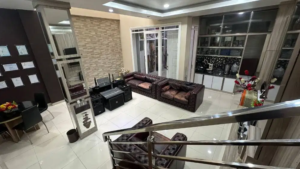 RUMAH MODERN MINIMALIS DEKAT UPI, POLBAN, PVJ, SETIABUDI LOKASI STRATE