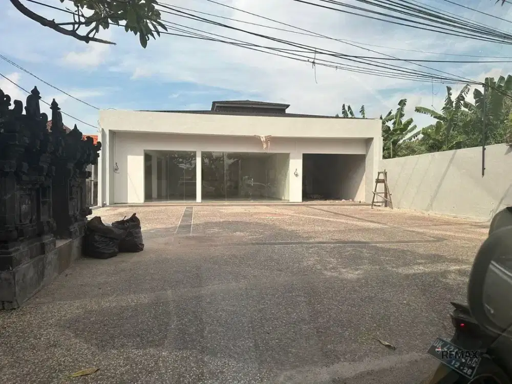 Toko 1 Lantai Lokasi Bagus Disewakan, di Kerobokan, Kuta Area