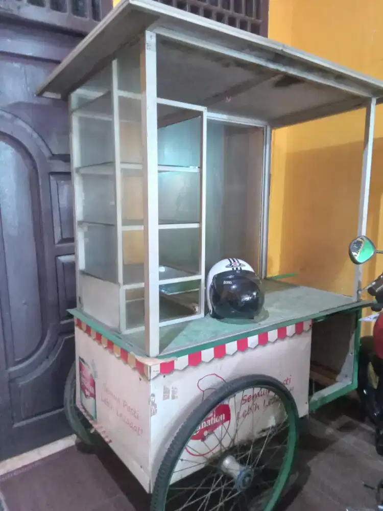 Gerobak jual makanan