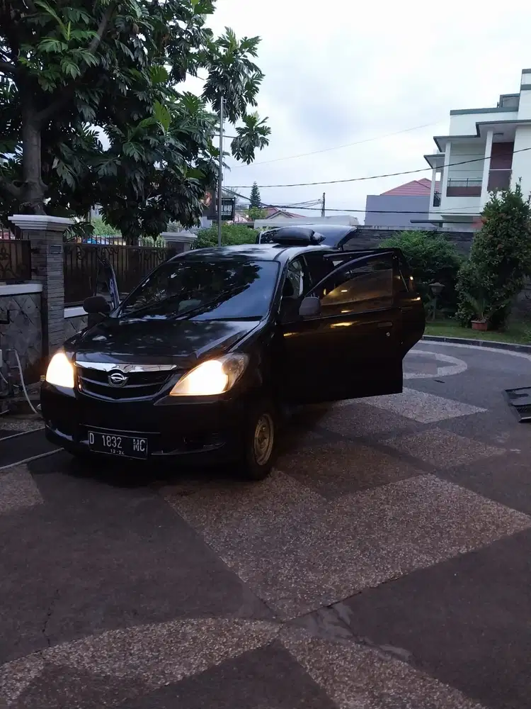 Daihatsu Xenia 2009 Bensin