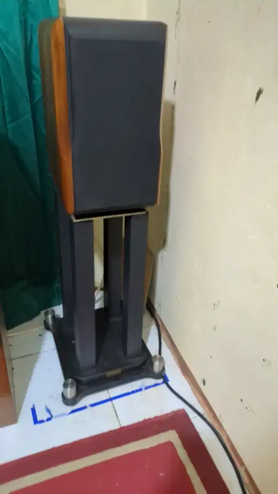 Speaker bookshelf chario delphinus