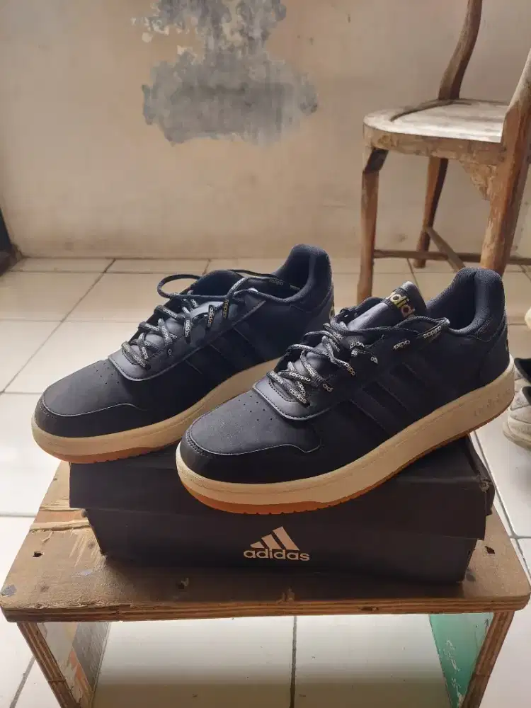 Adidas Hoops 2.0 original size 44 limited edition