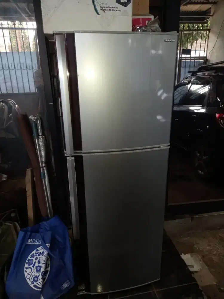 Dijual kulkas 2 pintu