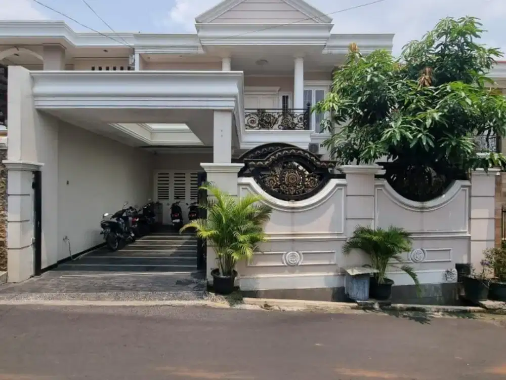 FOR SALE RUMAH CANTIK SIAP HUNI LOKASI STRATEGIS AKSES 2 JALAN DI PESANGGRAHAN JAKARTA SELATAN