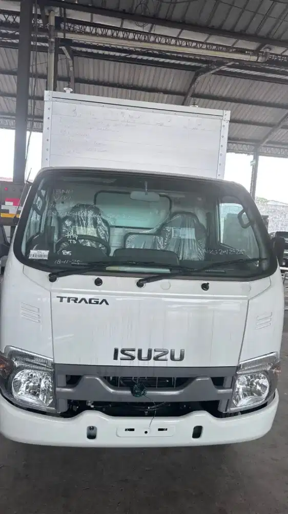 Isuzu traga PU dan box
