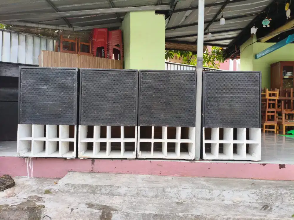 Speaker pasif subwofer 18 ada 4 unit
