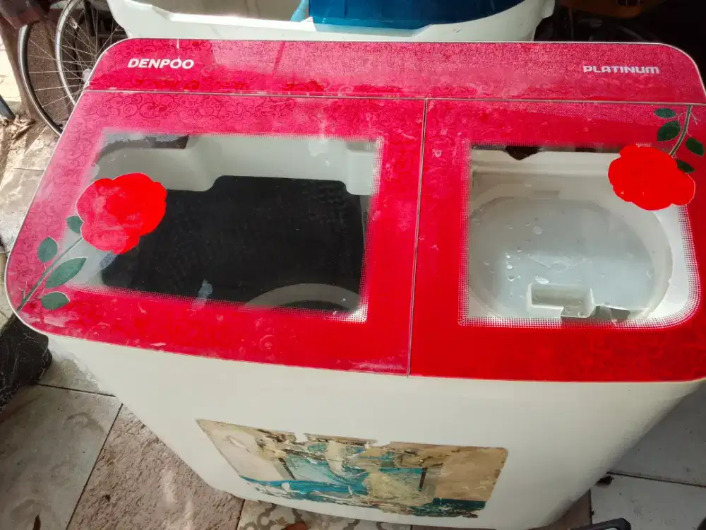 Mesin cuci 2 lubang 10 kilo merek daiwo platinum normal bagus