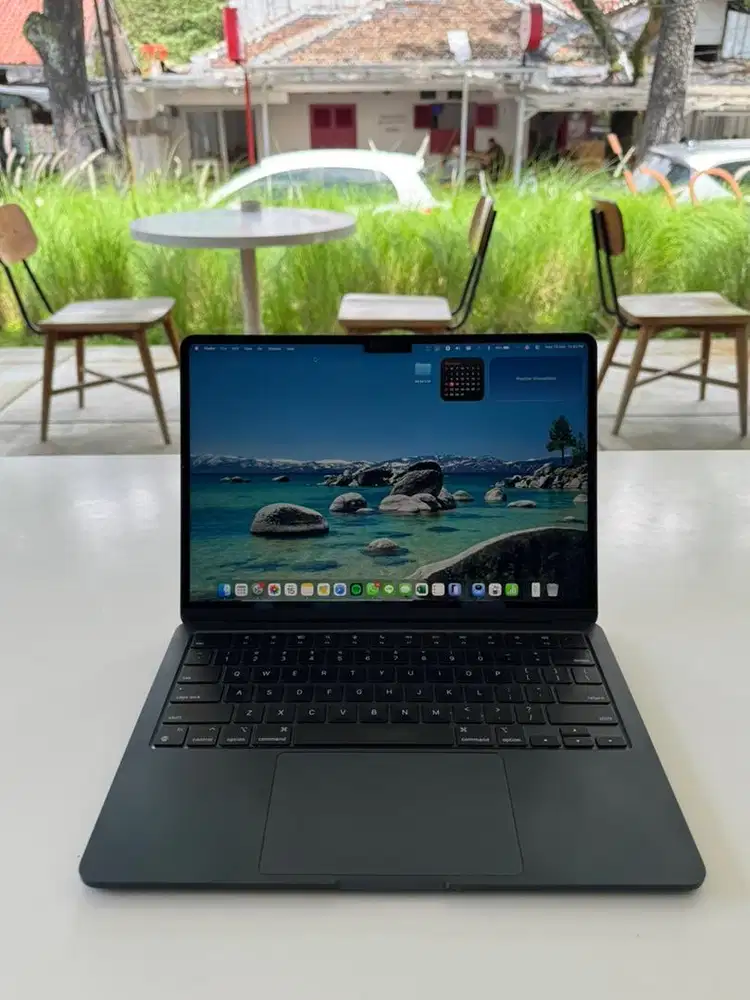 Macbook Air M2 256gb IBOX Fullset Original MULUS  Like New