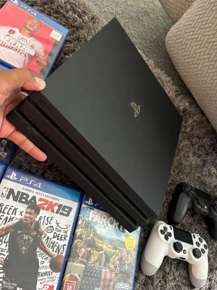 Playstation 4 Pro 1 Tera 46 game permanen FC 25 MK 10 eFootball 25 dll