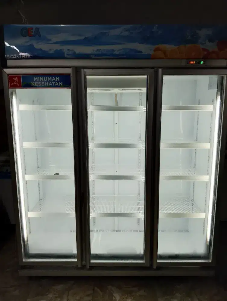 Showcase 3 pintu gea (second bergaransi)