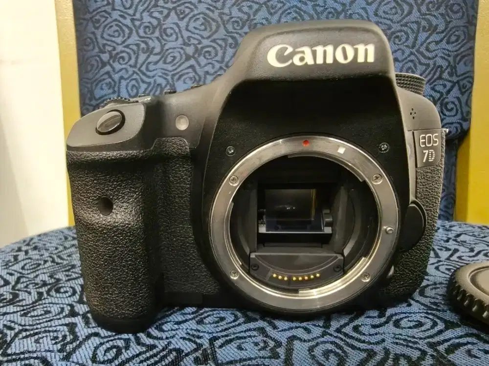 Canon 7d + lensa 18-135 dan lensa tele sigma