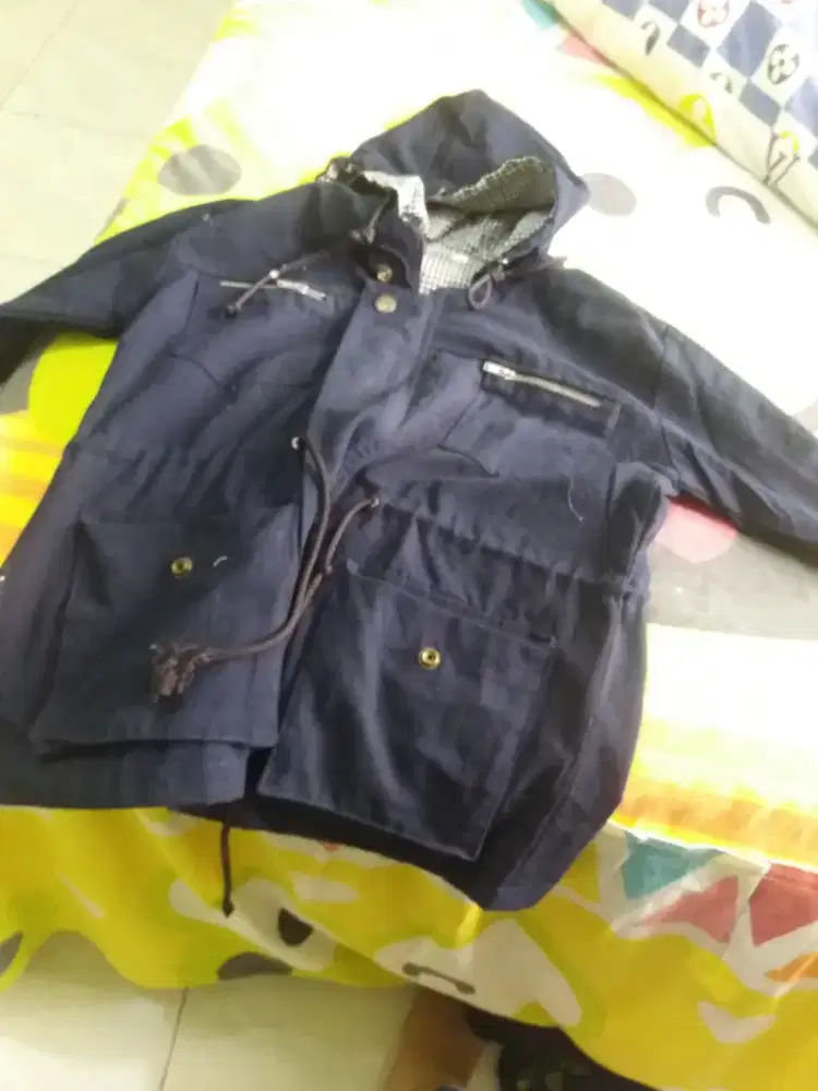 Jaket bekas untuk anak