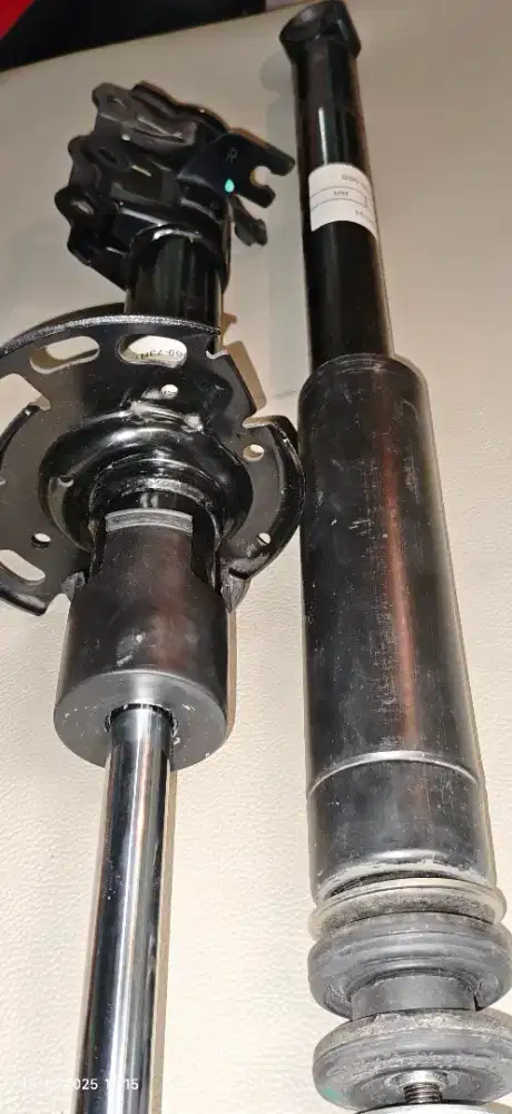 WTS Shock Breaker Suzuki All Ner Ertiga dan XL7 depan dan belakang