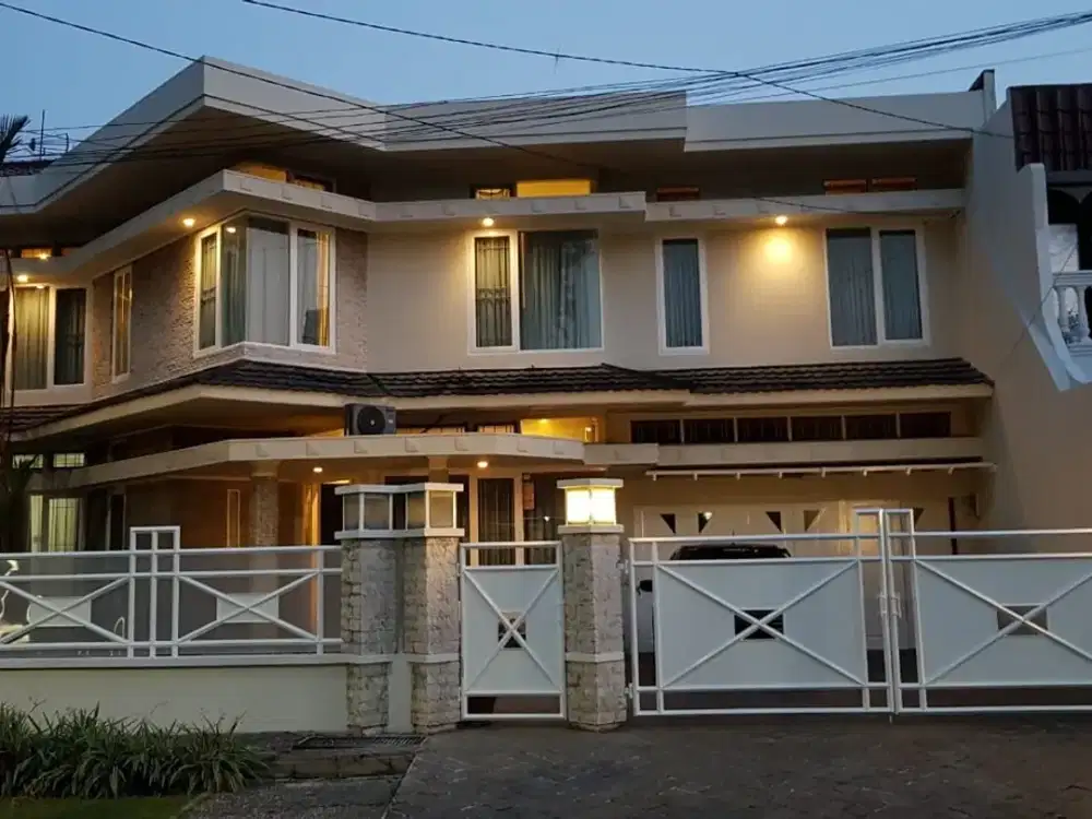 Rumah Mewah 2 Lantai SHM Cempaka Putih Jakarta Pusat