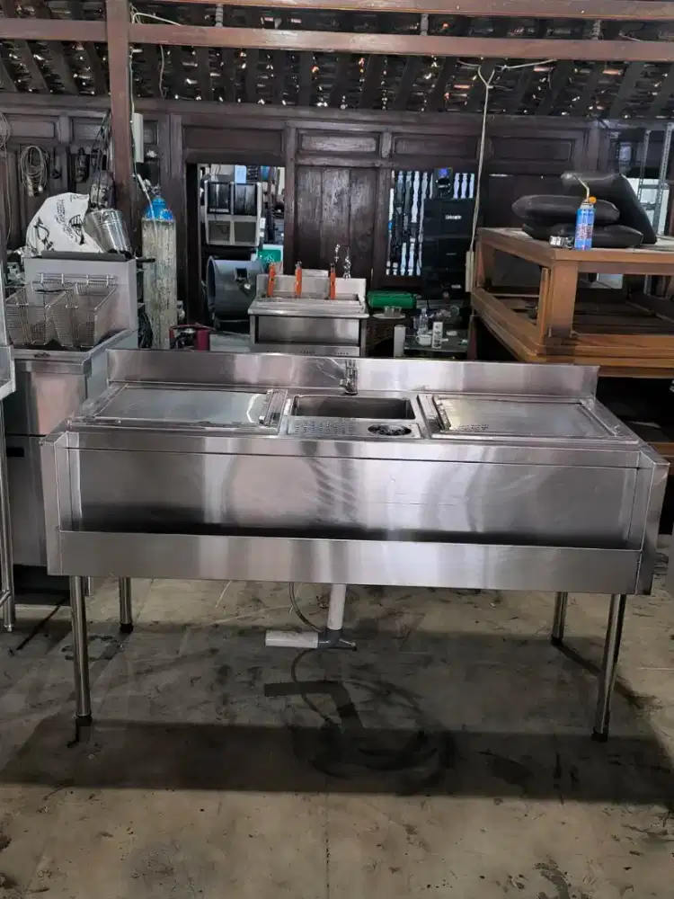 Sink ice bin station