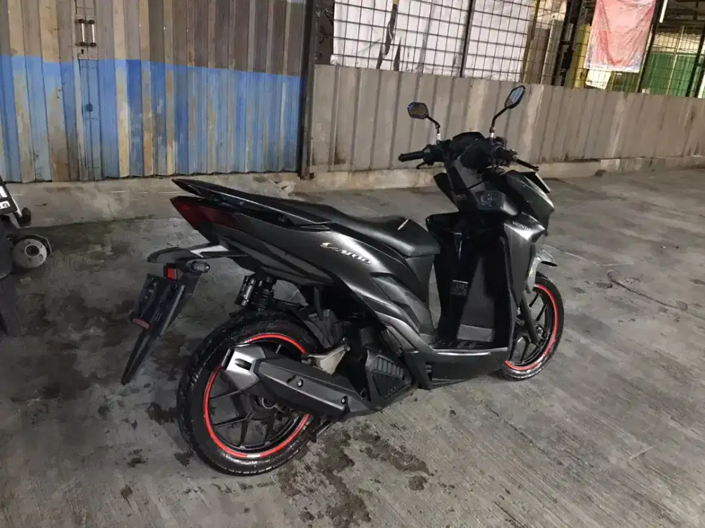 di jual vario 125 cc tahun 2019 hitam doff