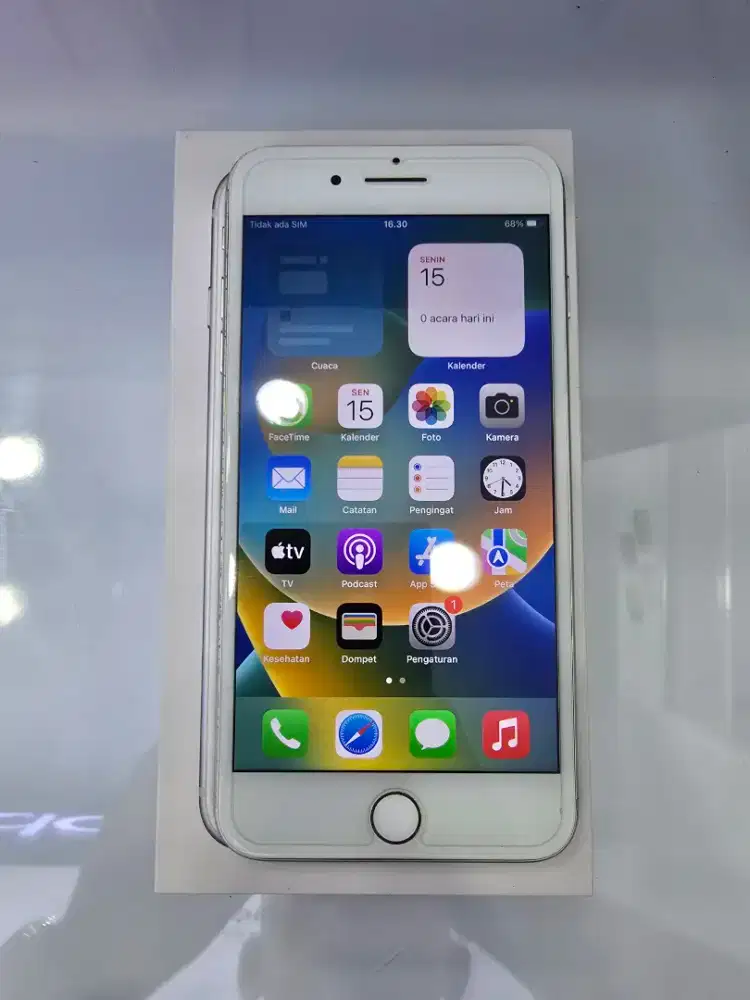 Iphone 8 Plus 64Gb Silver Ex Garansi resmi Internasional -MasterCom