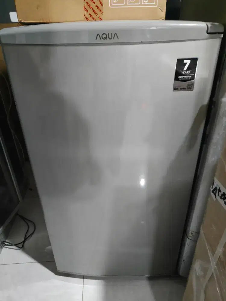 Frezer Aqua 4rak istimewa normal dan masih orisinil