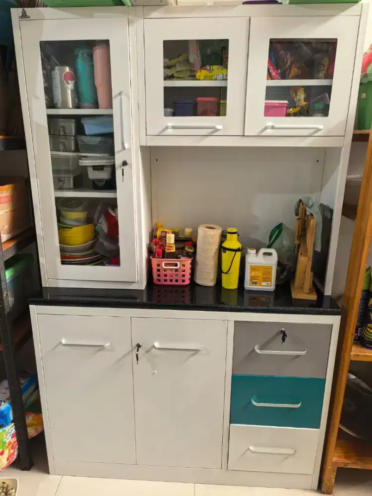 LEMARI PIRING BESI INFORMA