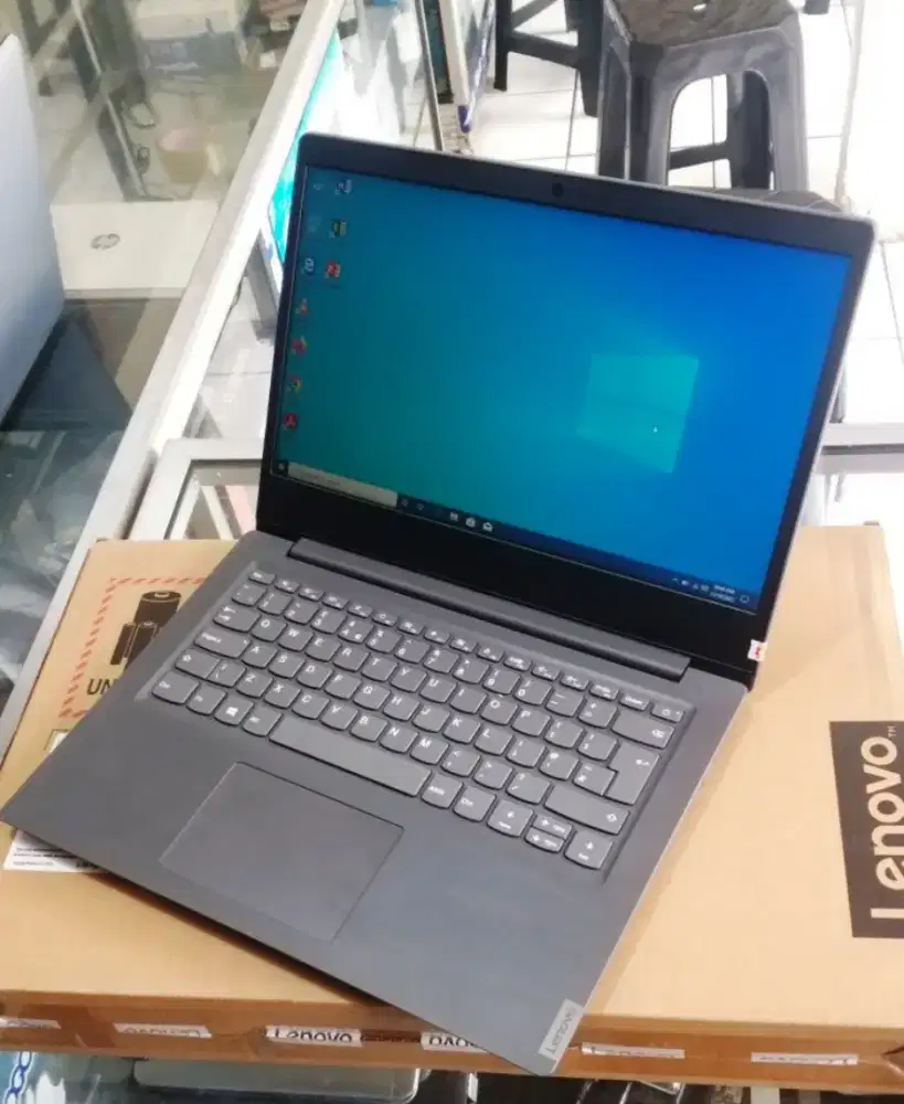 Jual Cepat Laptop lenovo  v14-ada fullset