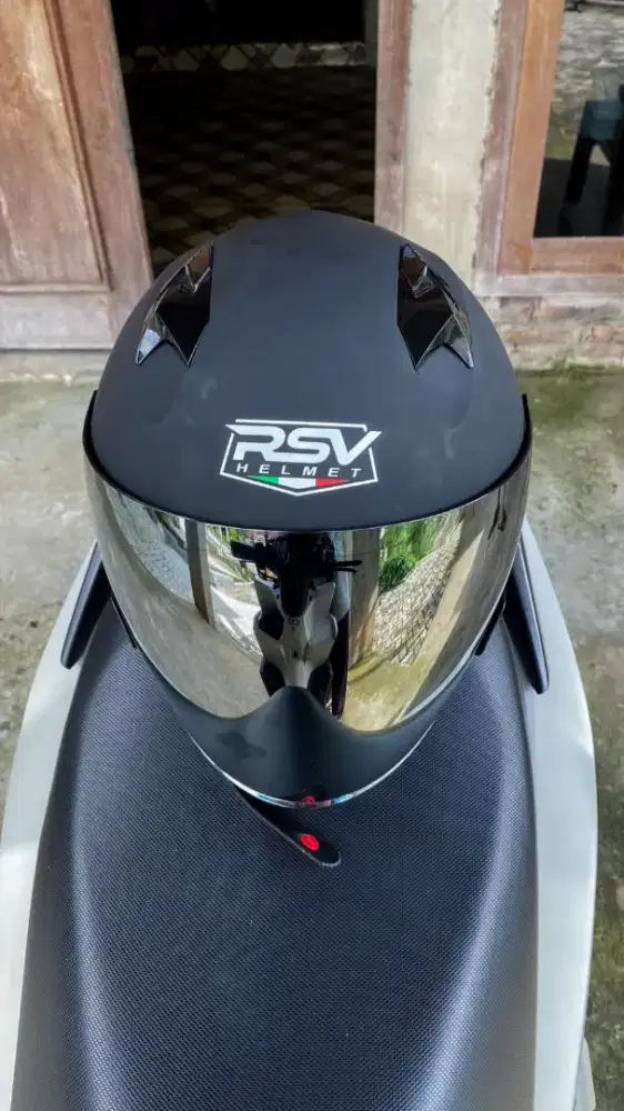 Helm RSV SV 300 second/preloved hitam doff uk. M